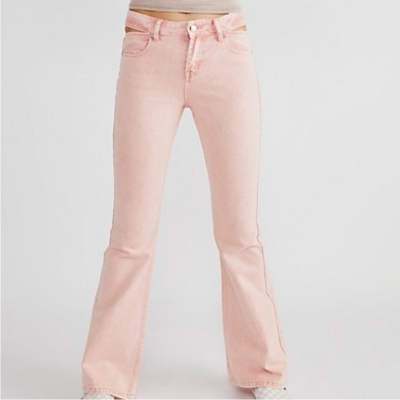 Free People MILK IT Pink Flare Jeans Cutout Waist Size 24 Boho Streetwear Cotton - Picture 1 of 15